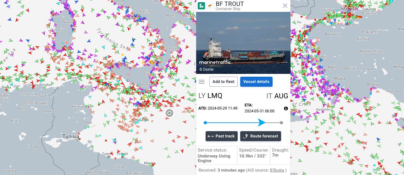 Śledzenie statku z aplikacją Marine Traffic
